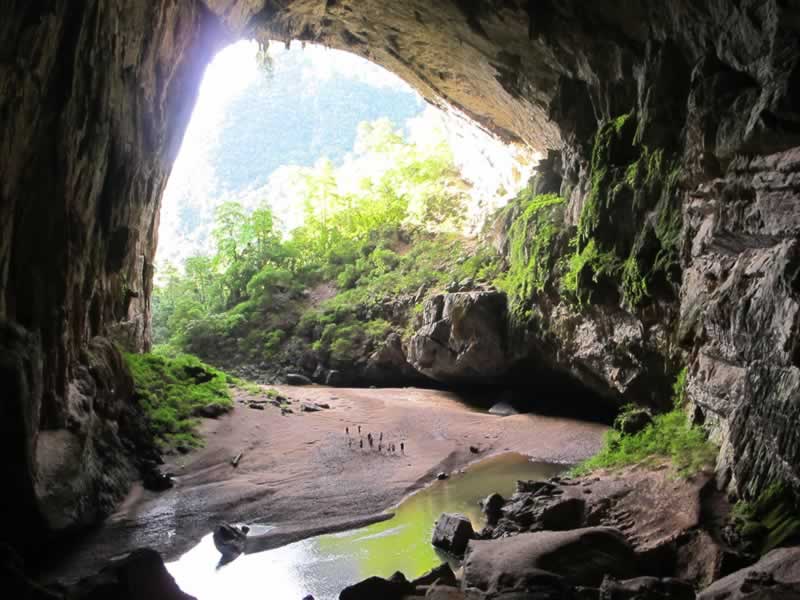 Hoạt động du lịch khám phá hang động Phong Nha - Kẻ Bàng